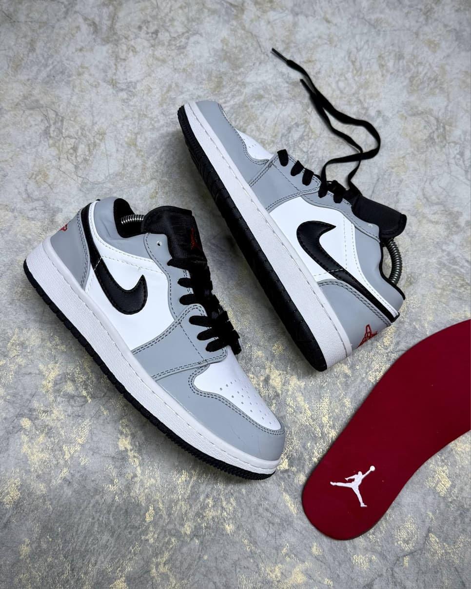 JORDAN RETRO 1 LOW