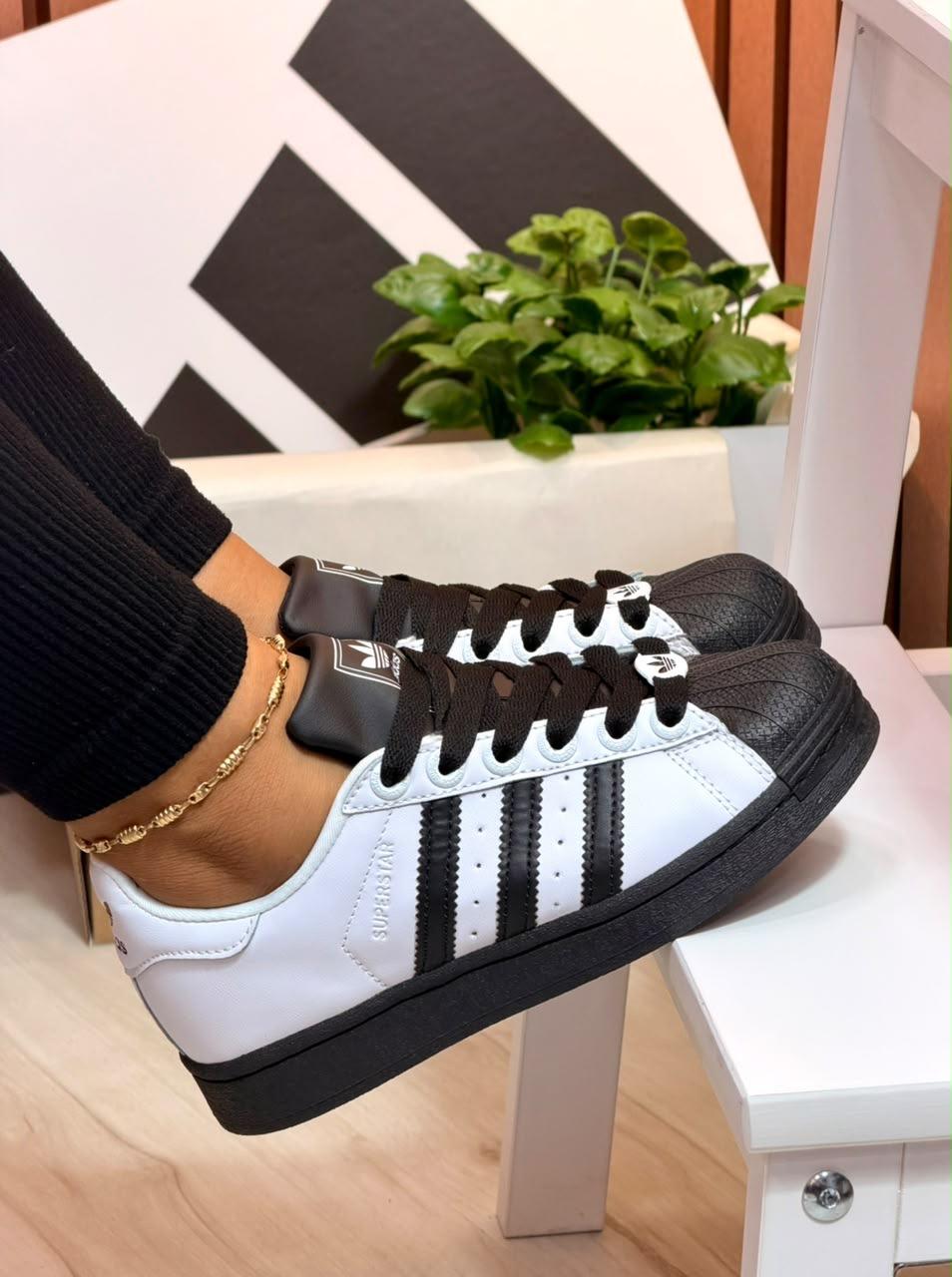 Adidas Superstar